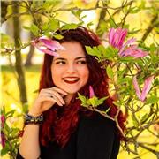 Profesora de ciencias imparte clases desde primaria hasta bachiller